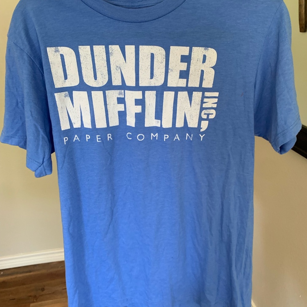 Dunder Mifflin inc. shirt from the office